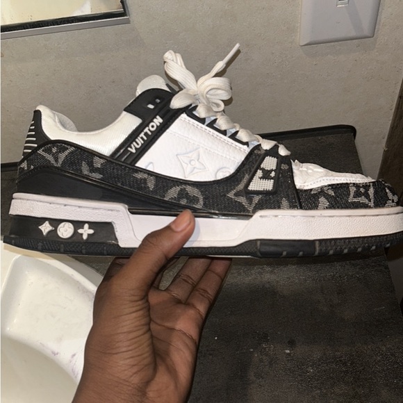 Only put on 1 time and I paid 1k for them but I want 850 - Picture 2 of 2